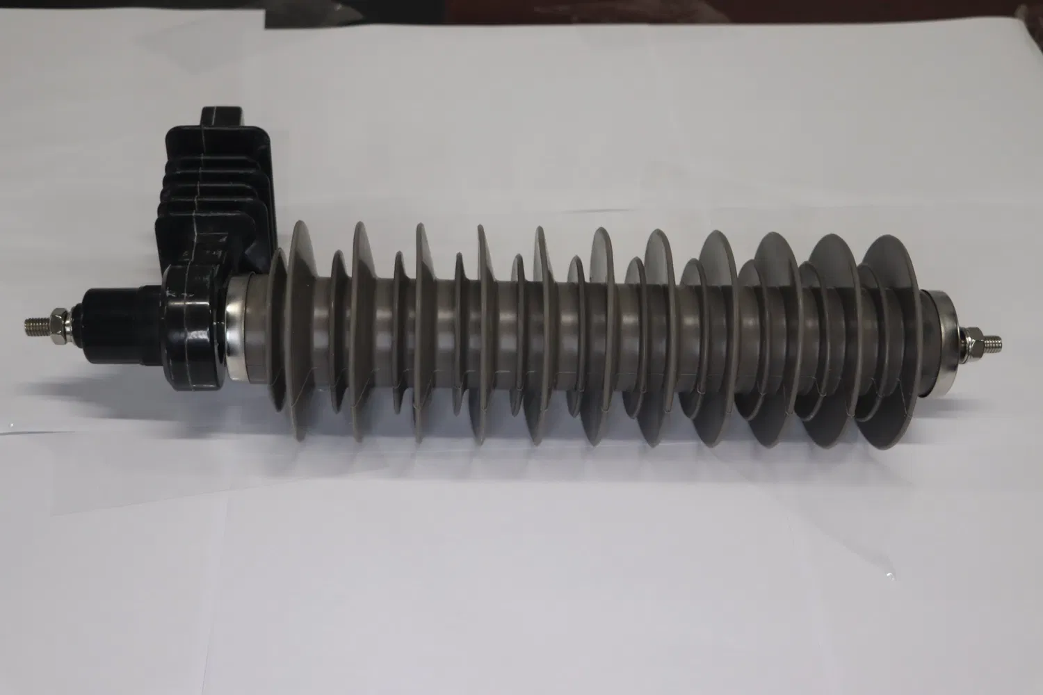 11kV、22kV、33kV (10kA) 酸化金属ポリマー製避雷器